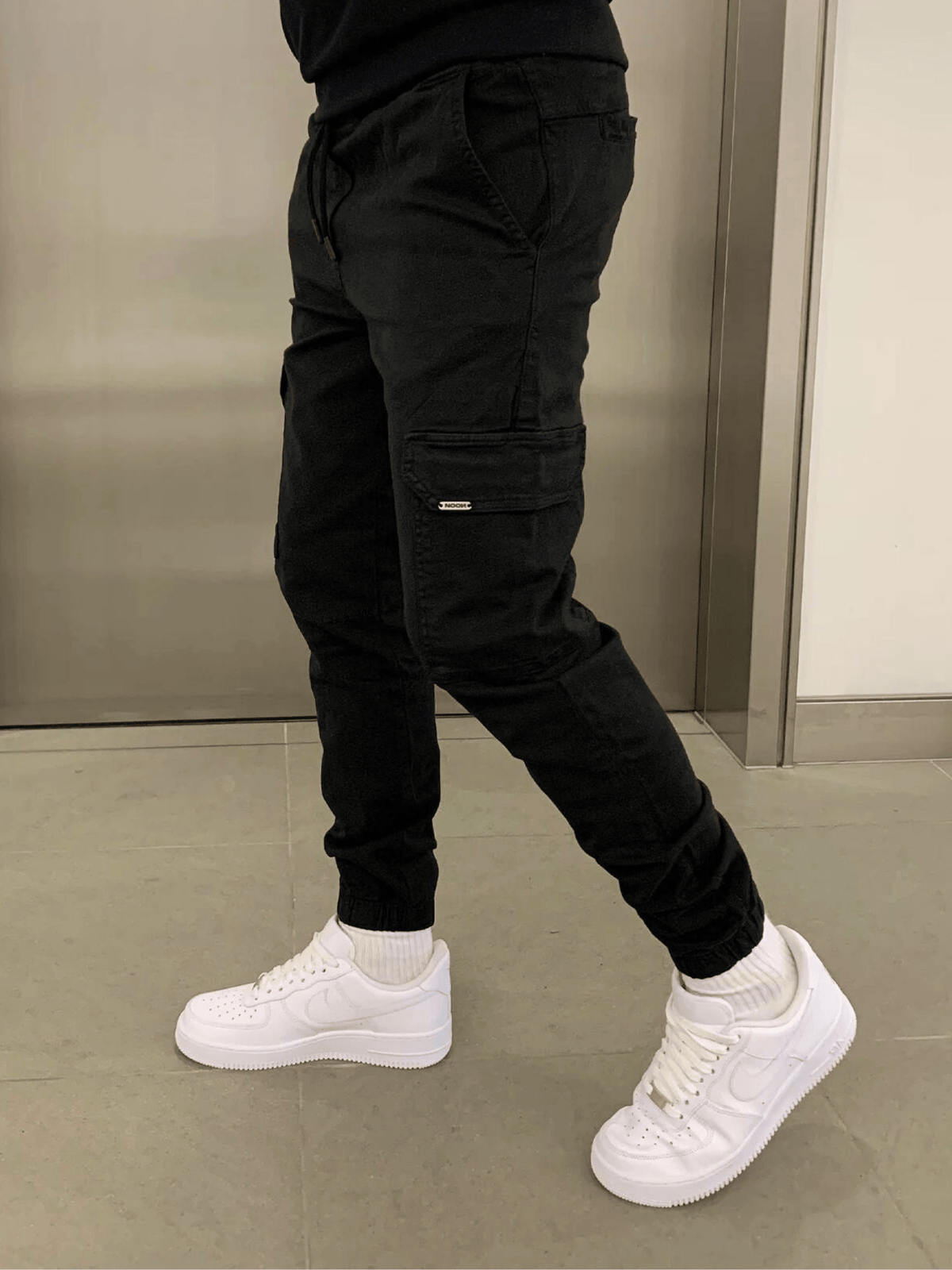 Herren Slim Cargo Jogginghose mit verstellbarem Bund und mehreren Taschen