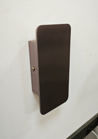 Minimalistische flache LED-Wandleuchte