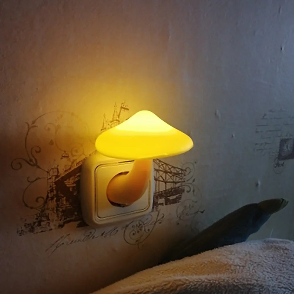 LED Nachtlicht Leuchtender Pilz, Dämmerungssensor, energiesparend, Steckdose