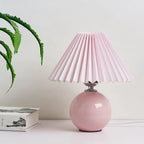 Vintage-Tischlampe mit Faltenlampenschirm